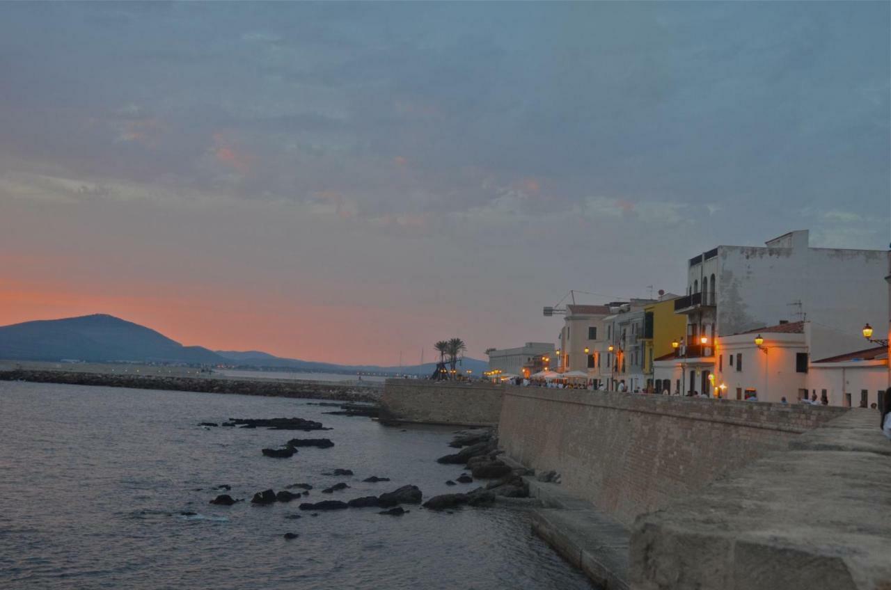 Alghero Old Town Apartment Steps To Sea And Scenic Ramparts Экстерьер фото